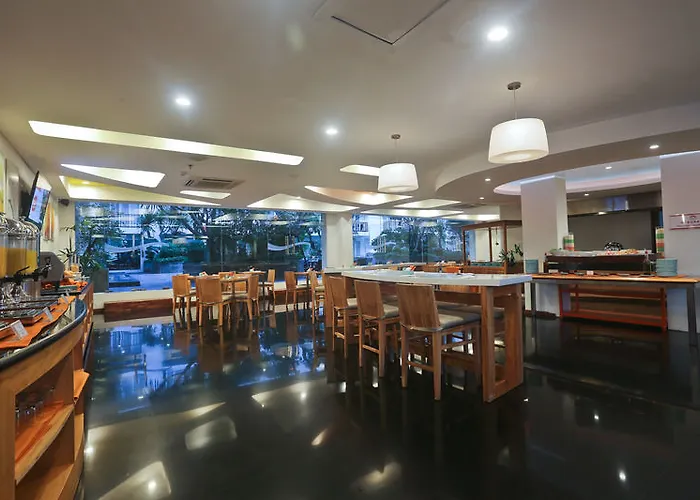 ホテル The Jimbaran View Kuta Selatan